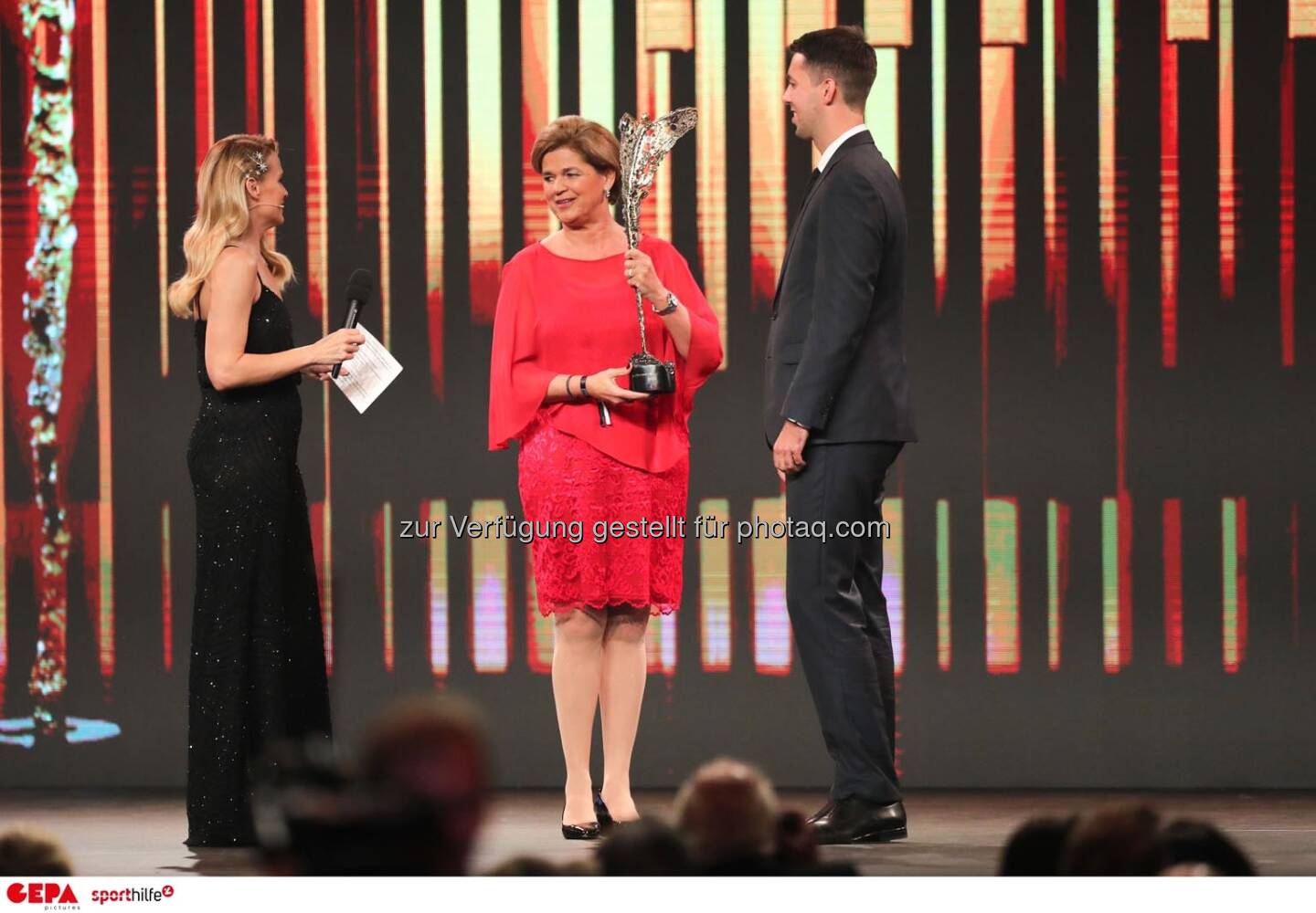 Miriam Weixelbraun, Bettina Glatz-Kremsner (Lotterien)  und Christoph Vetchy. Photo: GEPA pictures/ Michael Meindl