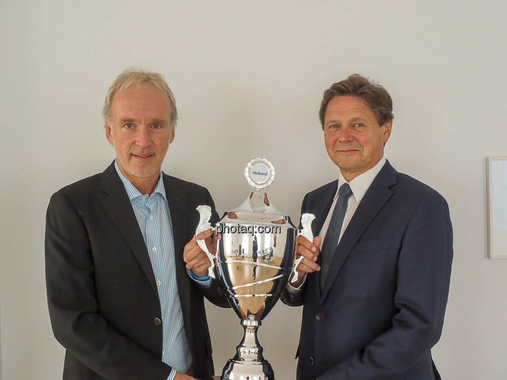 Christian Drastil (BSN), Wanderpokal, Wolfgang Anzengruber (Verbund), © photaq.com (07.11.2019) 