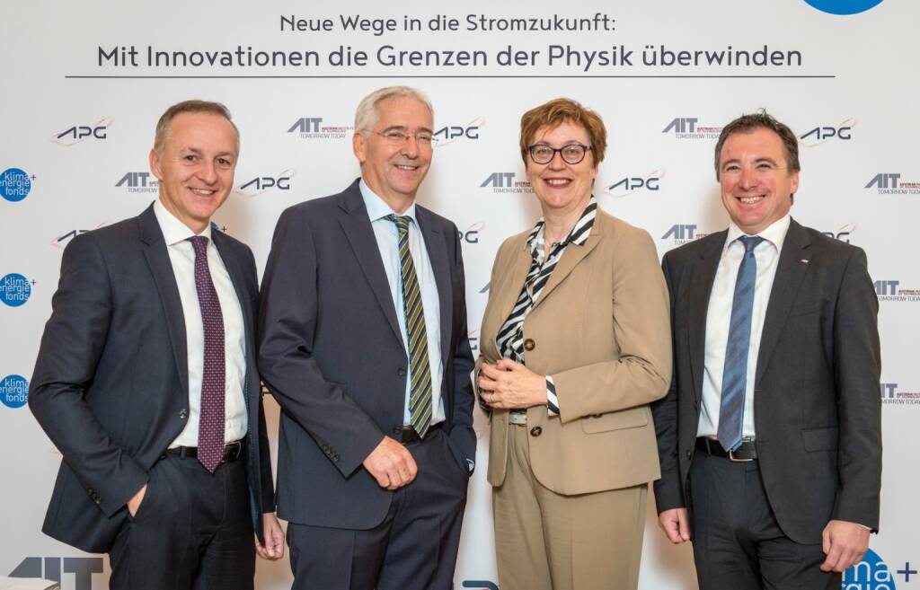 Austrian Power Grid AG: Neue Wege in die Stromzukunft: Mit Innovationen die Grenzen der Physik neu definieren, vlnr. Gerhard Christiner, Technischer Vorstand APG, Thomas Karall, Kaufmännischer Vorstand APG, Theresia Vogel, Geschäftsführerin Klima und Energiefonds und Wolfgang Hribernik, AIT Head of Center for Energy des AIT Austrian Institute of Technology bei einer Pressekonferenz in Wien zum Thema Neue Wege in die Stromzukunft. Fotocredit:APG/Rudi Fröse, © Aussender (11.11.2019) 