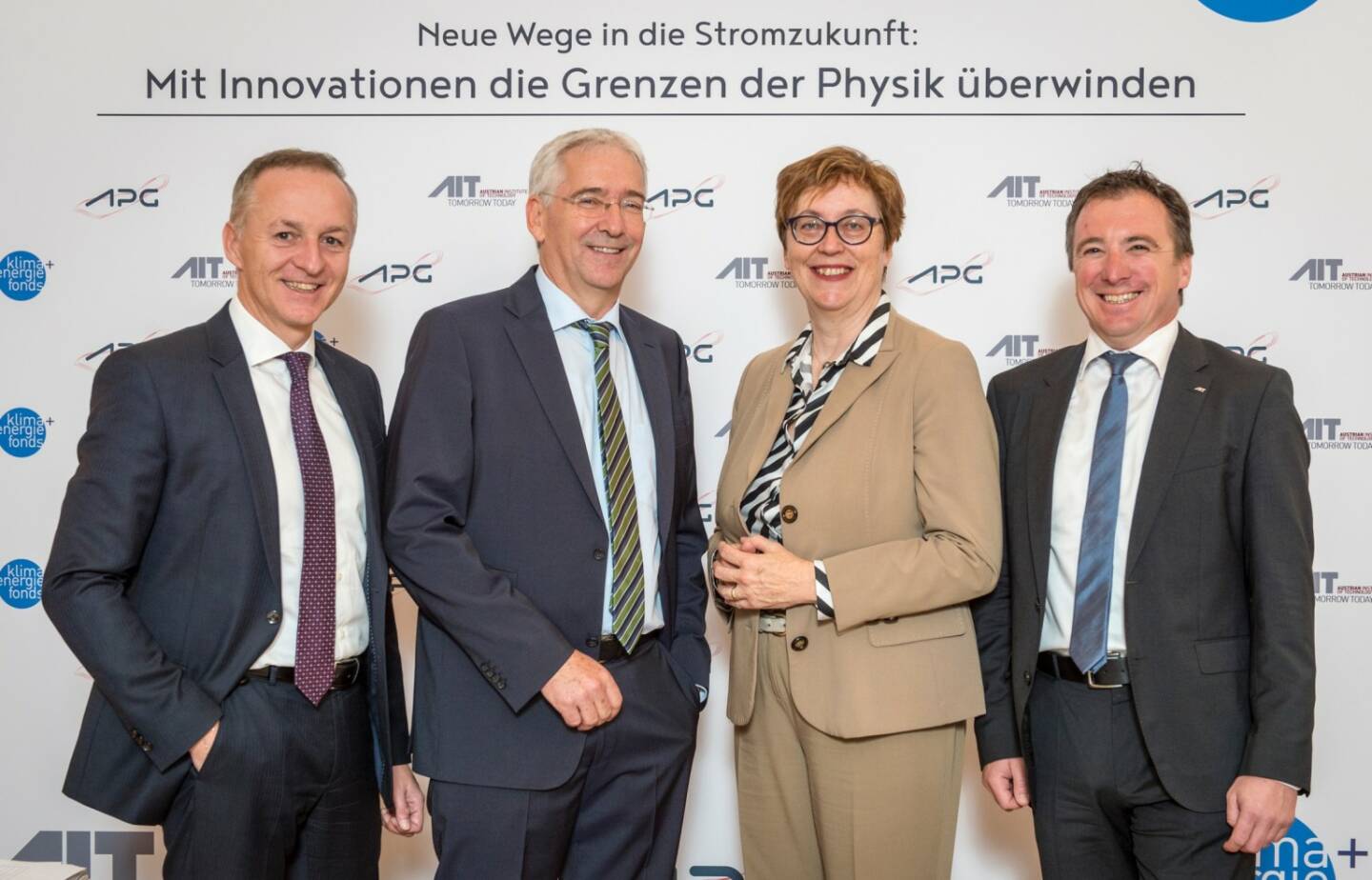 Austrian Power Grid AG: Neue Wege in die Stromzukunft: Mit Innovationen die Grenzen der Physik neu definieren, vlnr. Gerhard Christiner, Technischer Vorstand APG, Thomas Karall, Kaufmännischer Vorstand APG, Theresia Vogel, Geschäftsführerin Klima und Energiefonds und Wolfgang Hribernik, AIT Head of Center for Energy des AIT Austrian Institute of Technology bei einer Pressekonferenz in Wien zum Thema Neue Wege in die Stromzukunft. Fotocredit:APG/Rudi Fröse