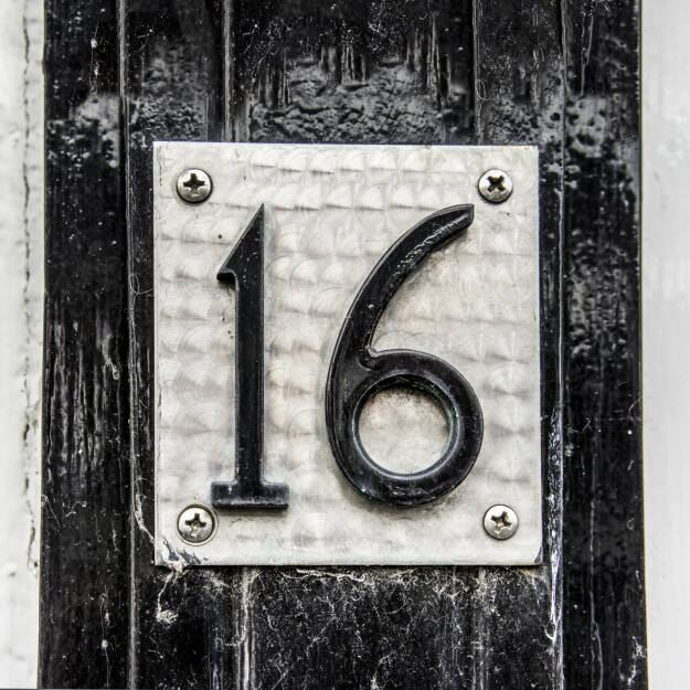 sechzehn - 16 - https://de.depositphotos.com/23201084/stock-photo-house-number-16.html, © <a href=