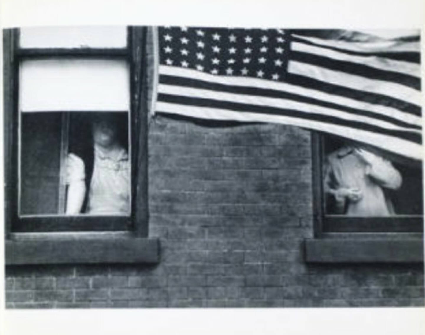 eine Seite aus Robert Frank - The Americans (US Flagge), Preis: 1500-3000 Euro ,http://josefchladek.com/book/robert_frank_-_the_americans