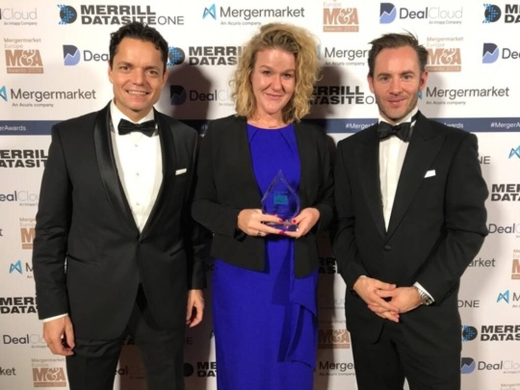 M&A Awards: Platz 1 für Deloitte Österreich; (vlnr): Thomas Göritzer (Partner, Deloitte Österreich), Barbara Loidl (Director, Deloitte Österreich), Johannes Riemer (Senior Manager, Deloitte Österreich), Credit: Deloitte, © Aussendung (05.12.2019) 
