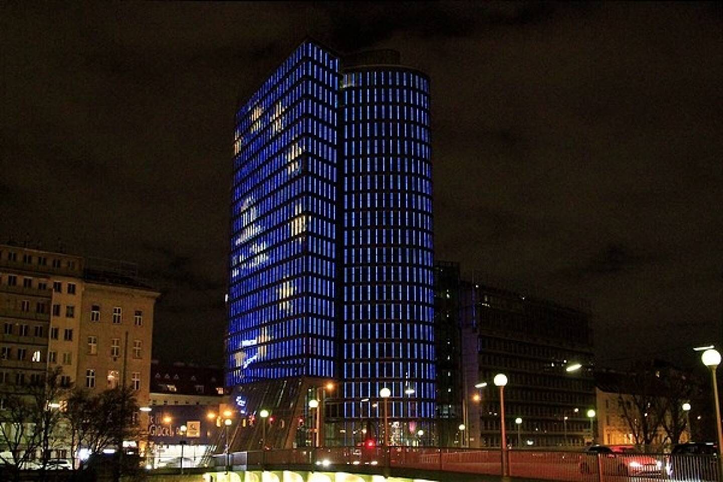 
25 Jahre Österreich in der EU - Uniqa Tower mit Sonderbespielung zum 25-jährigen Jubiläum; Fotorechte: © UNIQA/Erwin Gruber