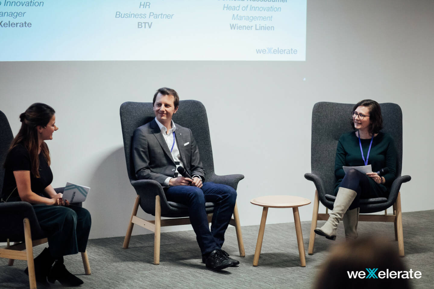 weXelerate: Batch 5 ging mit Success Roadshow zu Ende; im Bild: Neue Corporate Partner: Hansjörg Rogen, BTV und Cornelia Nussbaumer, Wiener Linien (rechts). Fotocredit: © Raphael Moser/Optical Engineers