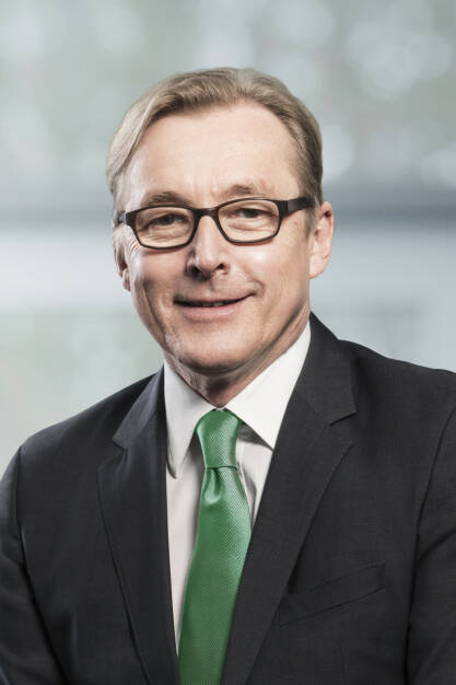 IFCO Systems: Führungswechsel bei der IFCO Gruppe: Der Beirat der IFCO Gruppe gab heute bekannt, dass Wolfgang Orgeldinger (Bild) zum 30.06.2020 sein Amt als CEO der IFCO Gruppe niederlegen und Michael Pooley mit Wirkung zum 01.07.2020 zum neuen CEO der IFCO Gruppe ernannt wird. Diese Änderung erfolgt im Rahmen eines seit längerem geplanten Nachfolgeprozesses. (08.04.2020) 