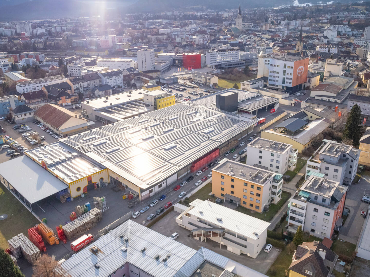 Brau Union Österreich AG: Bestes Bier wird von der Sonne gebraut, mit ihrer Photovoltaikanlage zählt die Villacher Brauerei zu den Top 8 Solar-Brauereien der Welt. Fotocredit: Brau Union Österreich