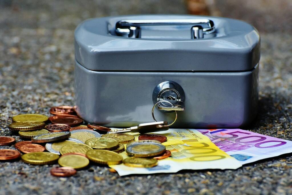 Geldkassette, Geld, Währung, Geldkasse, Finanzen - https://pixabay.com/de/photos/geldkassette-geld-w%C3%A4hrung-geldkasse-1642989/, © <a href=