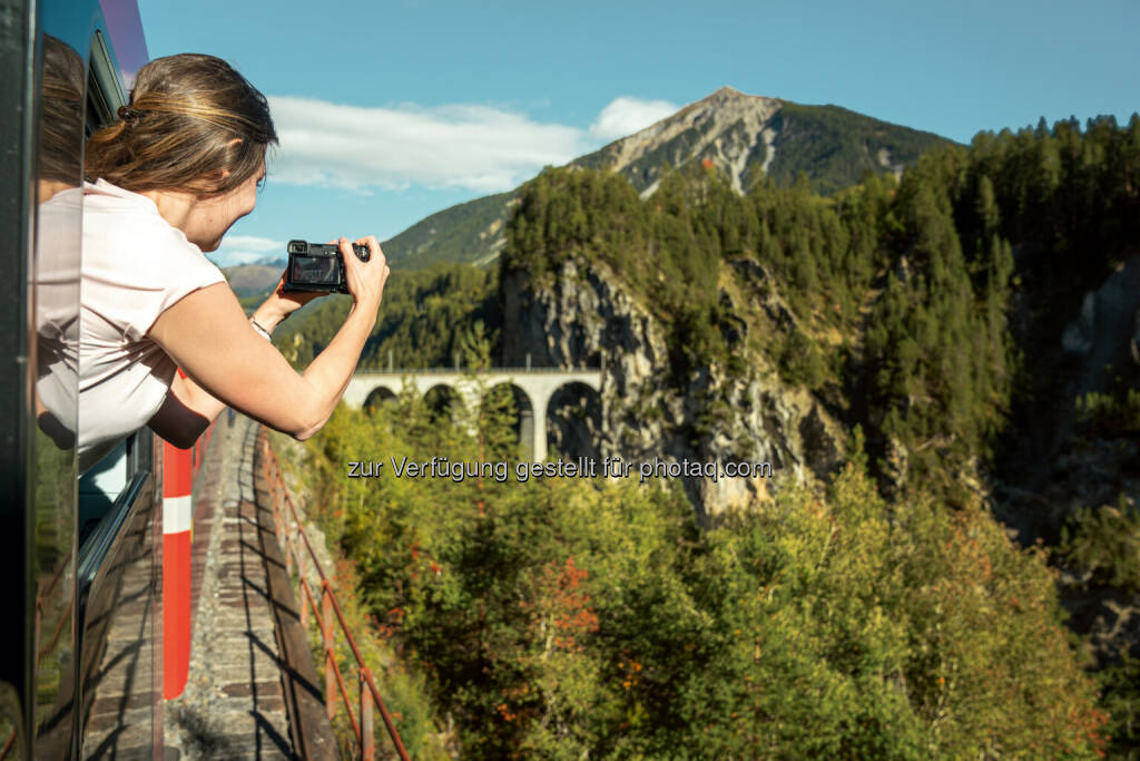 Schweiz Tourismus: Mit der Bahn klimafreundlich durch die spektakuläre Naturkulisse der Schweiz (Bild: Andre Meier/Switzerland Tourism), © Aussender (14.08.2020) 