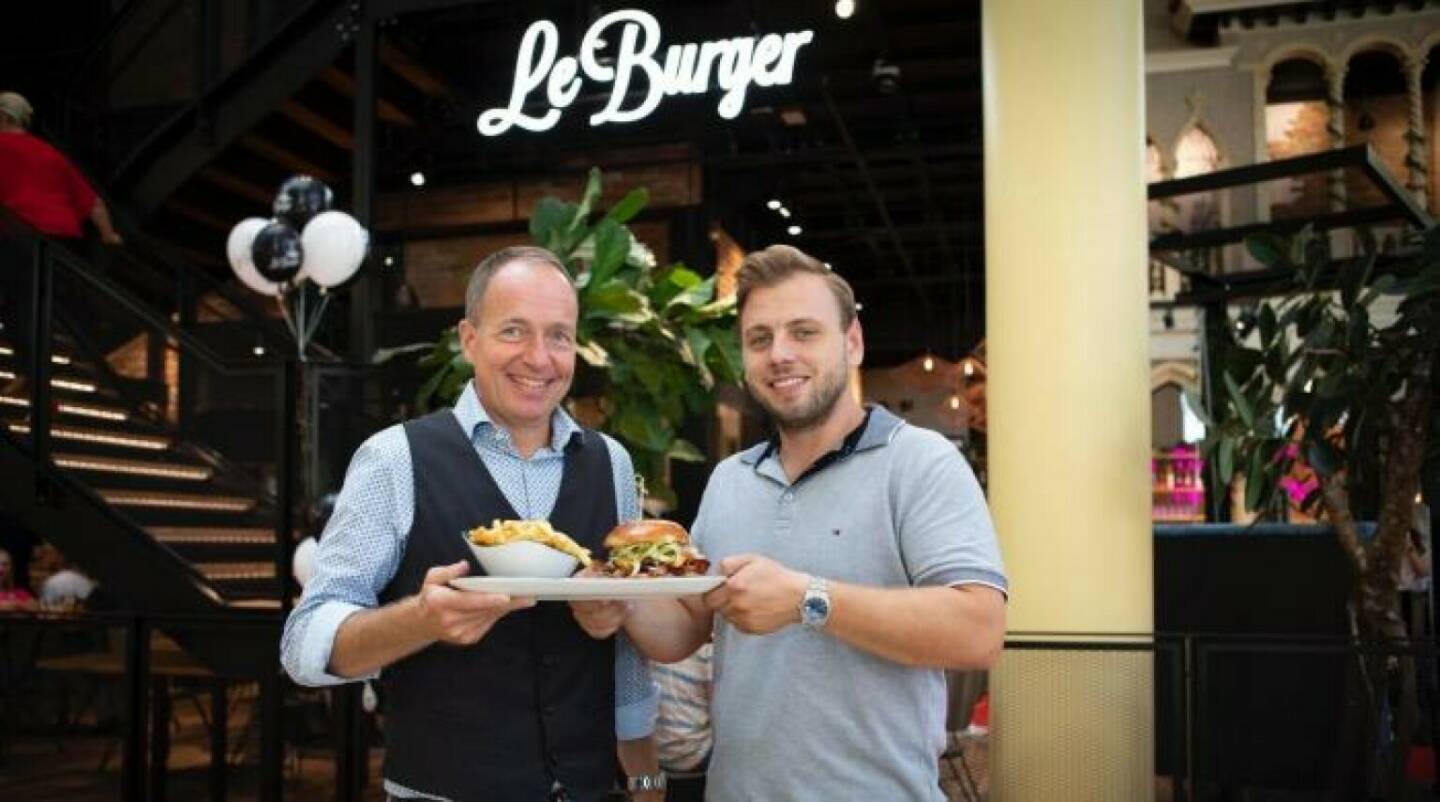 Nach der Eröffnung des mit 700m² größten Le Burgers in der Linzer PlusCity, soll jetzt das Franchise-System in Österreich und Deutschland forciert werden. Für die Strategie der nachhaltigen „Burger-Manufakturen“ konnte jetzt Marketingprofi Bernhard Kloucek (Tally Weijl, Kloucek - mollig ist schön) gewonnen werden. Credit: Kloucek