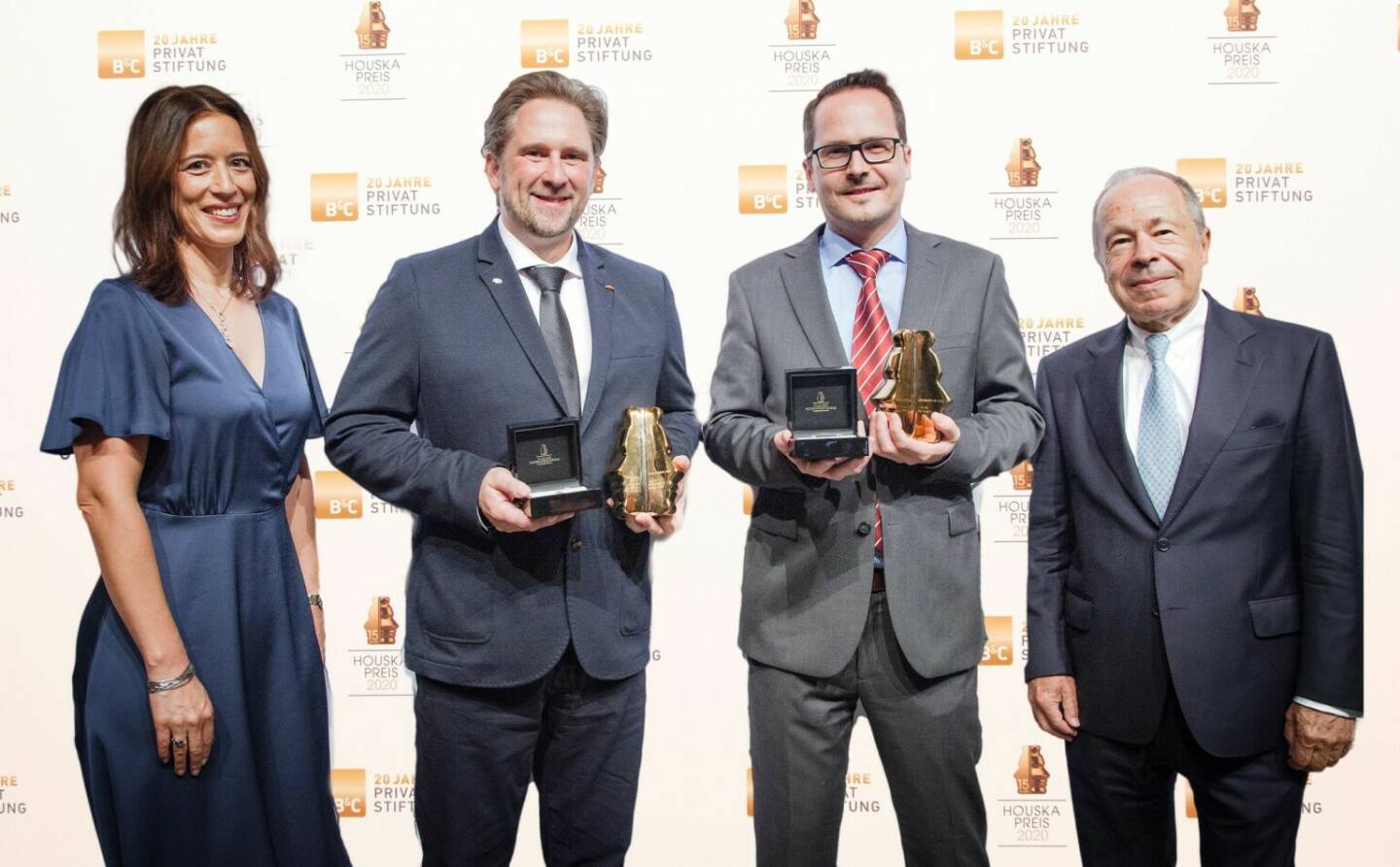 B&C Privatstiftung: TU Graz und MacroArray Diagnostics gewinnen Houskapreis 2020 - v.l.n.r. Mariella Schurz (B&C), Harald Plank (TU Graz), Christian Harwanegg (MacroArray Diagnostics GmbH), Erich Hampel (B&C), Copyright:
B&C/Alexandra Thomson