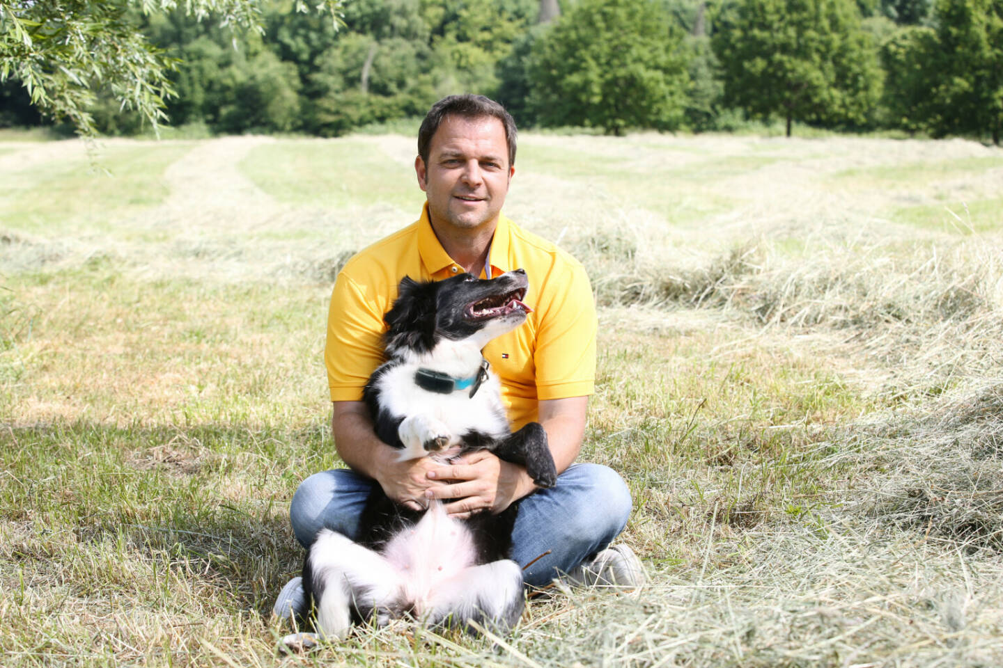 Jeder Hund kann weglaufen - Hundeprofi Martin Rütter, bekannt unter anderem aus der VOX-Sendung „Der Hundeprofi“, setzt auf GPS Tracker von Tractive, gegründet u.a. von Florian Gschwandtner, Credit: Tractive