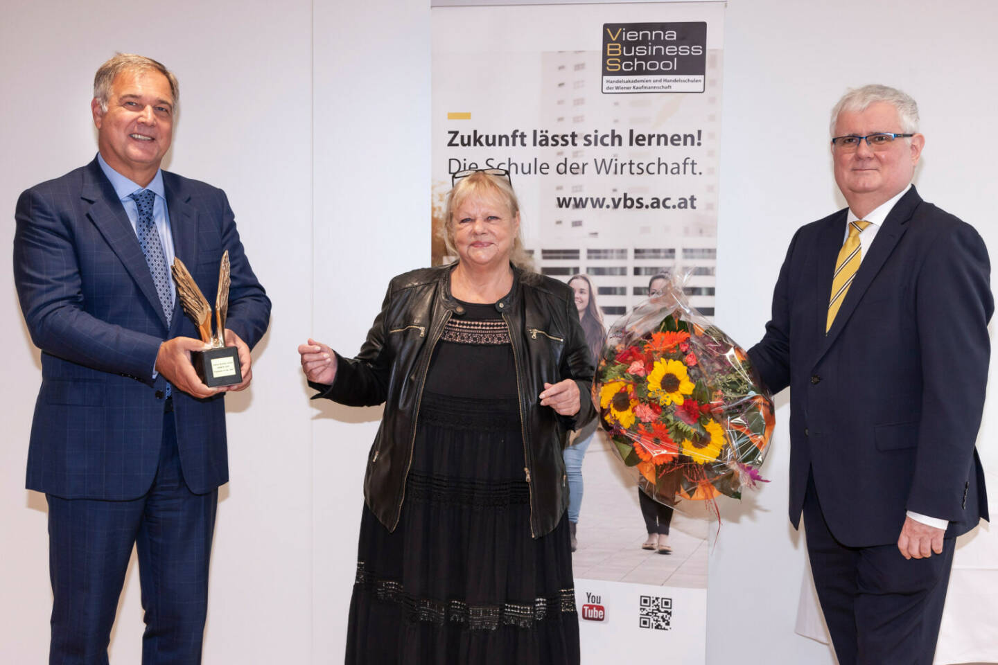 Fonds der Wiener Kaufmannschaft: Merkur Awards für Top-Leistungen durch Vienna Business School vergeben, Marianne Mendt wurde durch Walter Ruck und Helmut Schramm mit dem Merkur Award ausgezeichnet. Fotocredit:Ann Kathrin Wuttke by Gerry Frank