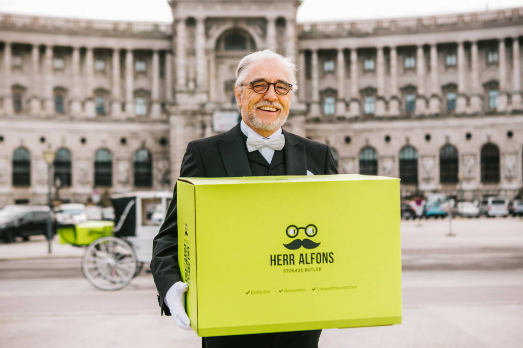 Storage-Butler Herr Alfons startet in Wien: Auf www.herralfons.at können nach der Registrierung die gewünschte Anzahl an stabilen Kartonboxen bestellt werden. Sind die Boxen gepackt, vereinbart man online einen Abholtermin. Die Boxen werden gemeinsam versiegelt, von Herrn Alfons ins Lager gebracht und sicher verwahrt. Fotocredit:© Philipp Lipiarski (15.10.2020) 