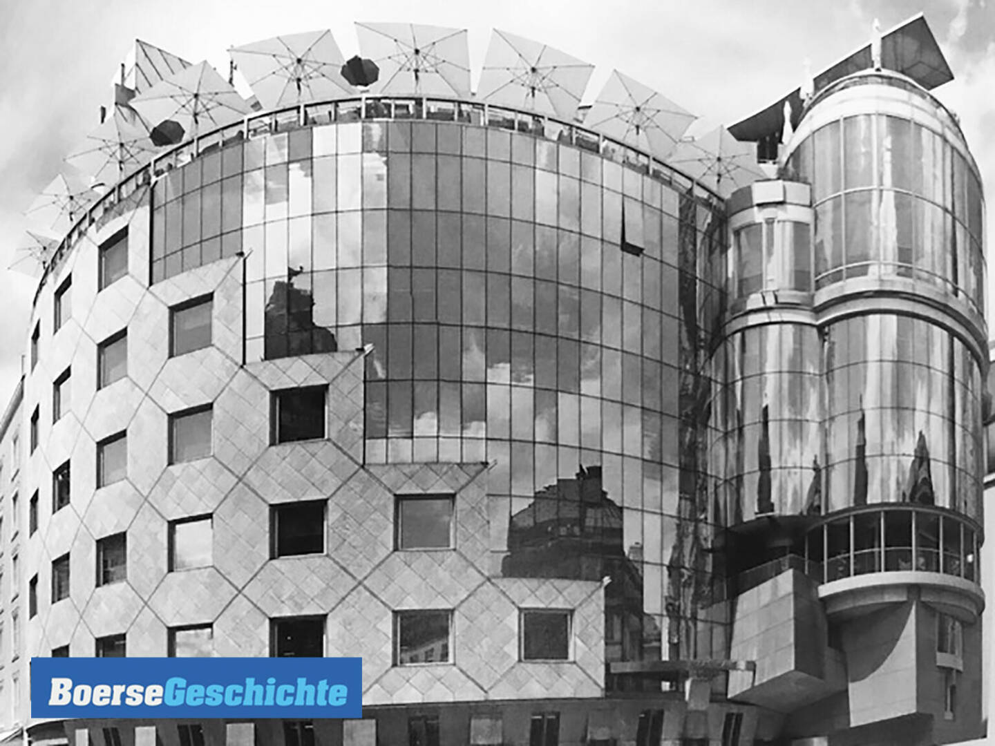 #boersegeschichte 1985: Das von Hans Hollein geplante Haas-Haus am Wiener Stephansplatz wurde von 1985 bis 1990 von der Porr errichtet, heute zb Standort für Do&Co. https://www.docohotel.com/de/