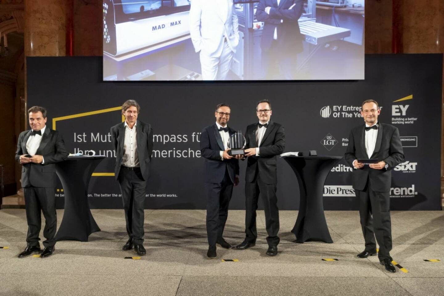 EY Entrepreneur Of The Year Award 2020: Start-ups, Christian Harwanegg und Sascha Dennstedt, MacroArray Diagnostics (v.l.n.r.) Rainer Nowak, Chefredakteur „Die Presse“, Andreas Lampl, Chefredakteur „Trend“, Sascha Dennstedt und Christian Harwanegg von MacroArray Diagnostics, EY Entrepreneur Of The Year 2020 in der Kategorie Start-ups, Erich Lehner, Program Partner EY Entrepreneur Of The Year Österreich Copyright: EY/Point of View.