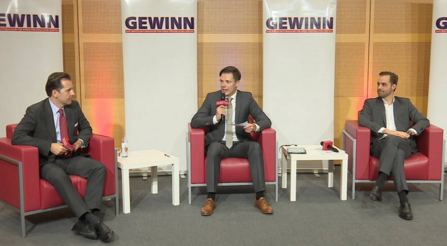 Gwinn Journalist Martin Maier (Mitte) mit Philipp Arnold (Raiffeisen Centrobank AG, rechts) und André Albrecht (onemarkets by HypoVereinsbank)