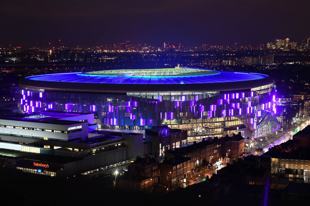Im Tottenham Hotspur Stadion wurden über 77.000 Leuchten der Zumtobel Group Marken acdc, Thorn und Zumtobel installiert. © Alex Morton, Getty Images (28.10.2020) 