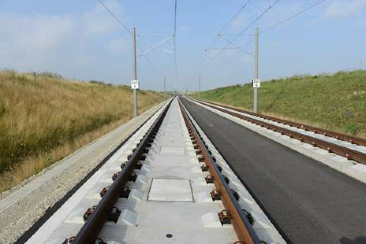 Porr liefert Slab Track Austria Technologie für das Großprojekt HS2. Die Slab Track Austria Technologie wird in Europa und Asien erfolgreich bei Hochgeschwindigkeits-, U-Bahn- und Sanierungsprojekten eingesetzt. (Copyright: © PORR)