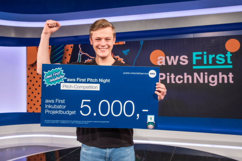 Austria Wirtschaftsservice: aws First Pitch Night 2020: Österreichs GründerInnen-Nachwuchs im TV, das Projekt TRAILAX konnte die Jury bei der aws First Pitch Night überzeugen. Teammitglied Christoph Berger freut sich über die Auszeichnung. Credit: aws/Fellner (16.12.2020) 