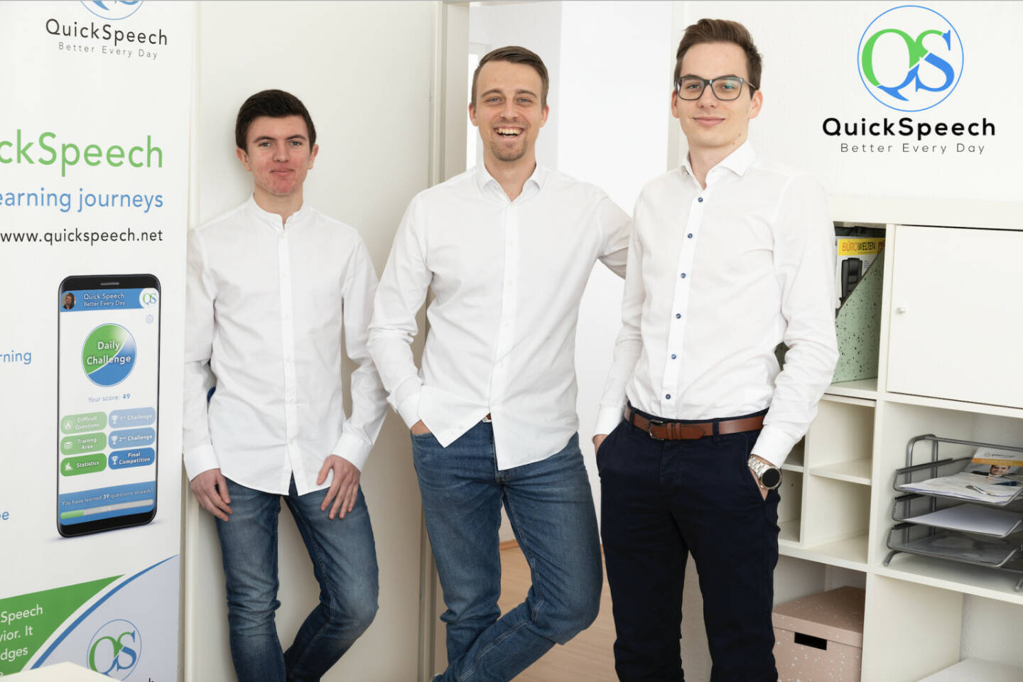 Porr sichert sich Beteiligung am Lerntechnologie Start-up QuickSpeech: Das QuickSpeech Kernteam bestehend aus Lukas Snizek (mittig), Christian Woltran (links) sowie Patrick Riemer (rechts) © Stefan Huber