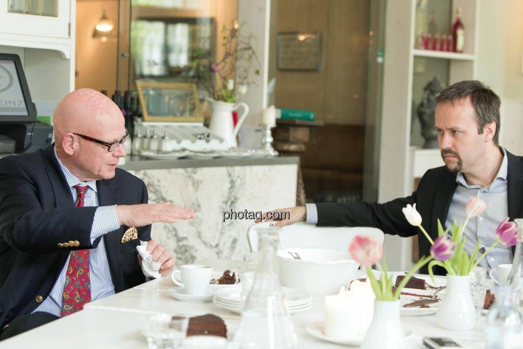 Hugh D. Clarke (Vice President Endeavour Silver), Joachim Brunner (IR-World.com), © Martina Draper (15.12.2012) 