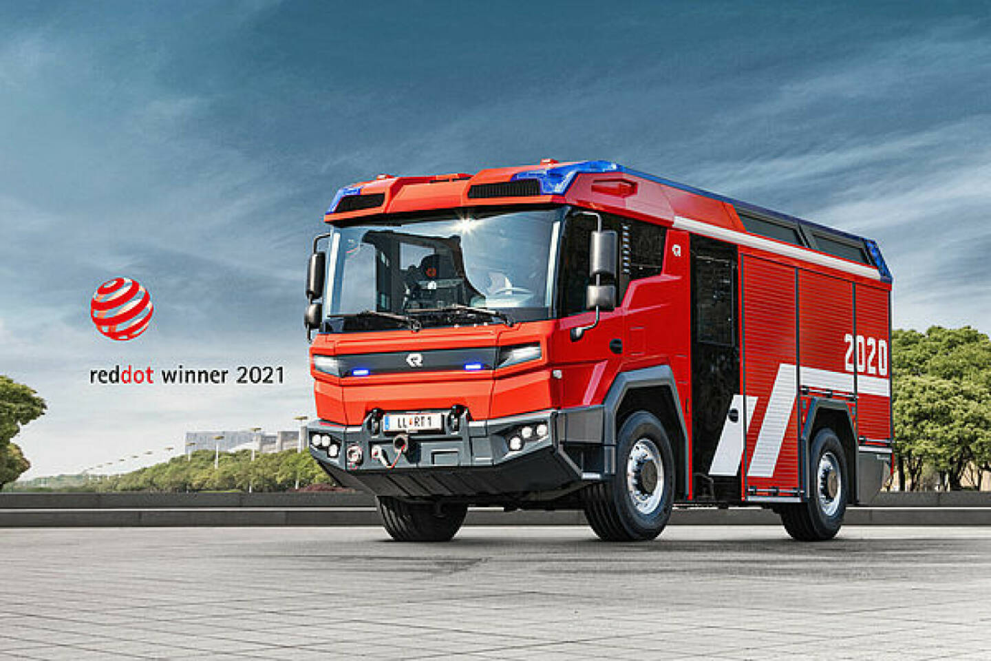 Der RT (Revolutionary Technology) von Rosenbauer ist einer der Sieger des Red Dot Design Award 2021. Das Feuerwehrfahrzeug wurde für seine Gestaltung ausgezeichnet und trägt nun, wie schon das Flughafenlöschfahrzeug PANTHER oder die Drehleiter L32 von Rosenbauer, eines der renommiertesten internationalen Designlabels. Credit: Rosenbauer