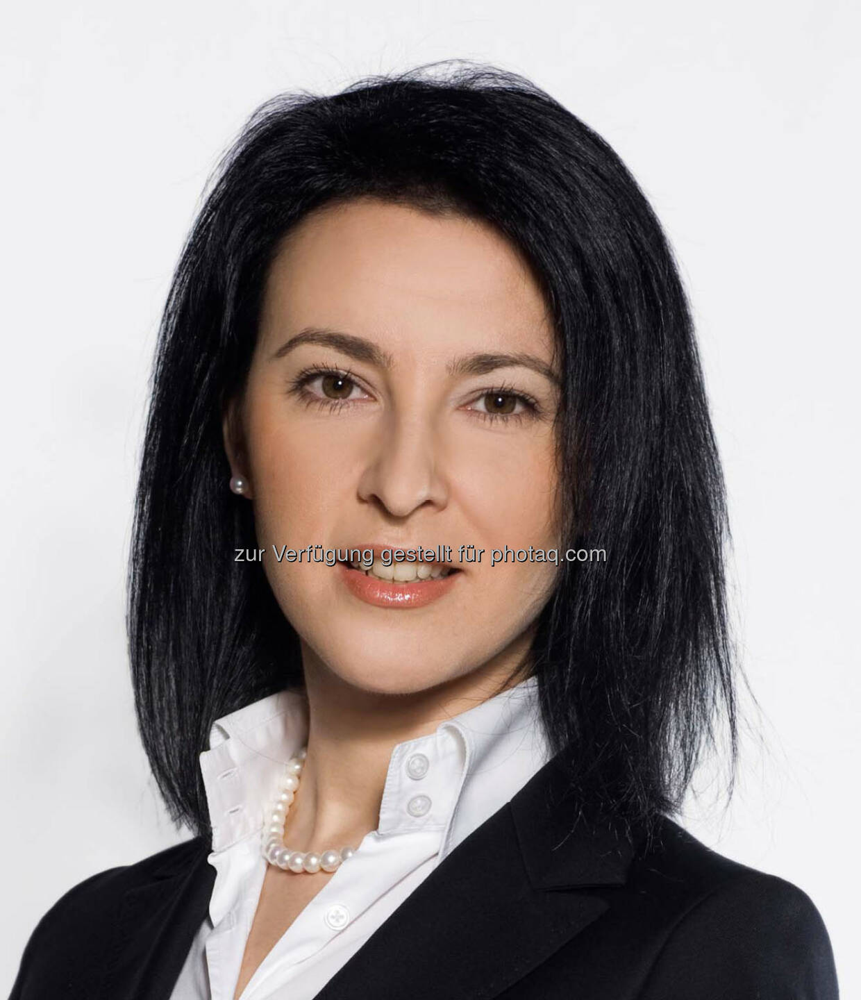 Alexandra Doytchinova (37) wird neue Partnerin bei Schönherr. Die Expertin für Corporate/M&A sowie Projektentwicklungen mit Schwerpunkt Auslandsinvestitionen in CEE - hat seit 2004 das Schönherr Büro in Bulgarien aufgebaut und ist seitdem als Managing Partnerin in Sofia tätig. (Bild: Schönherr)