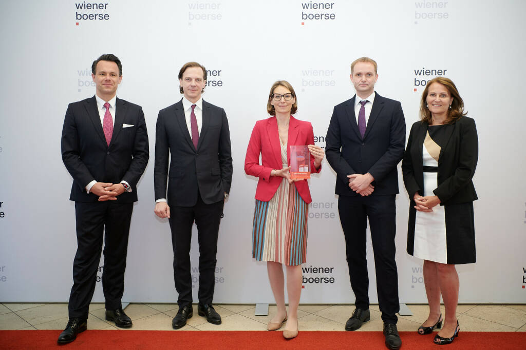 Wiener Börse-Preis 2021: Agrana gewinnt Vönix-Award, Im Bild (v.l.): Wiener Börse CEO Christoph Boschan – AGRANA CFO Stephan Büttner – AGRANA Sustainability Managerin Ulrike Middelhoff – AGRANA Investor Relations Manager Hannes Haider – Wiener Börse CFO Andrea Hermann; Fotocredit: Wiener Börse AG/APA-Fotoservice/Hörmandinger, © Aussendung (18.06.2021) 