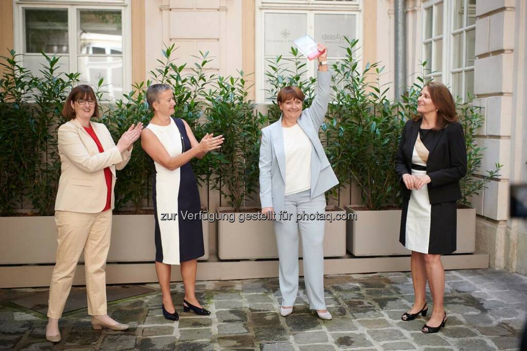 Henriette Lininger (Wiener Börse), Anelika Sommer-Hemetsberger (OeKB), Herta Stockbauer (BKS), Andrea Herrmann (Wiener Börse)- Wiener Börse Preis 2021 (22.06.2021) 