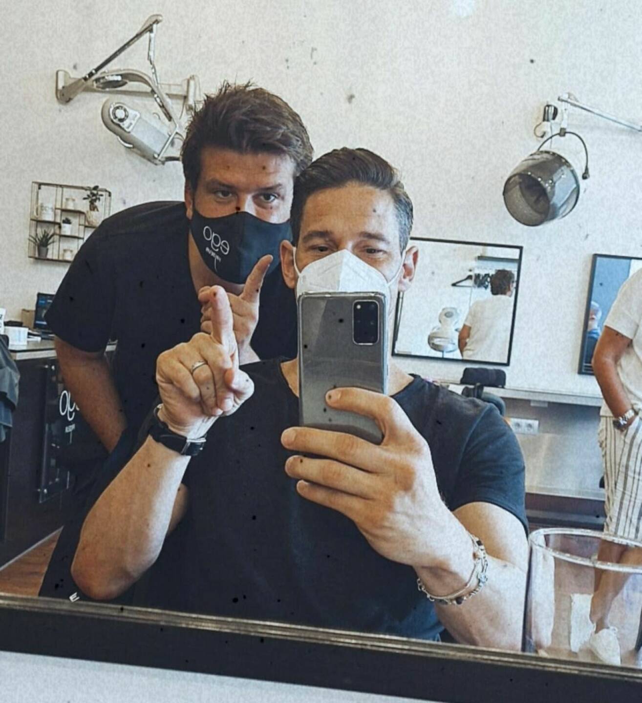 Helge Payer Friseur Yes 
helgepayer
Wenn dein @ego_friseur was für DEIN #Ego tut 🐻🏆🌹🤣.
#newhaircut #style #dankbar 
#hairtransformation #hair
Von: https://www.instagram.com/helgepayer/ (Helge Payer. Persönlicher Trainer http://www.helgepayer.me http://www.sportgeschichte.at)