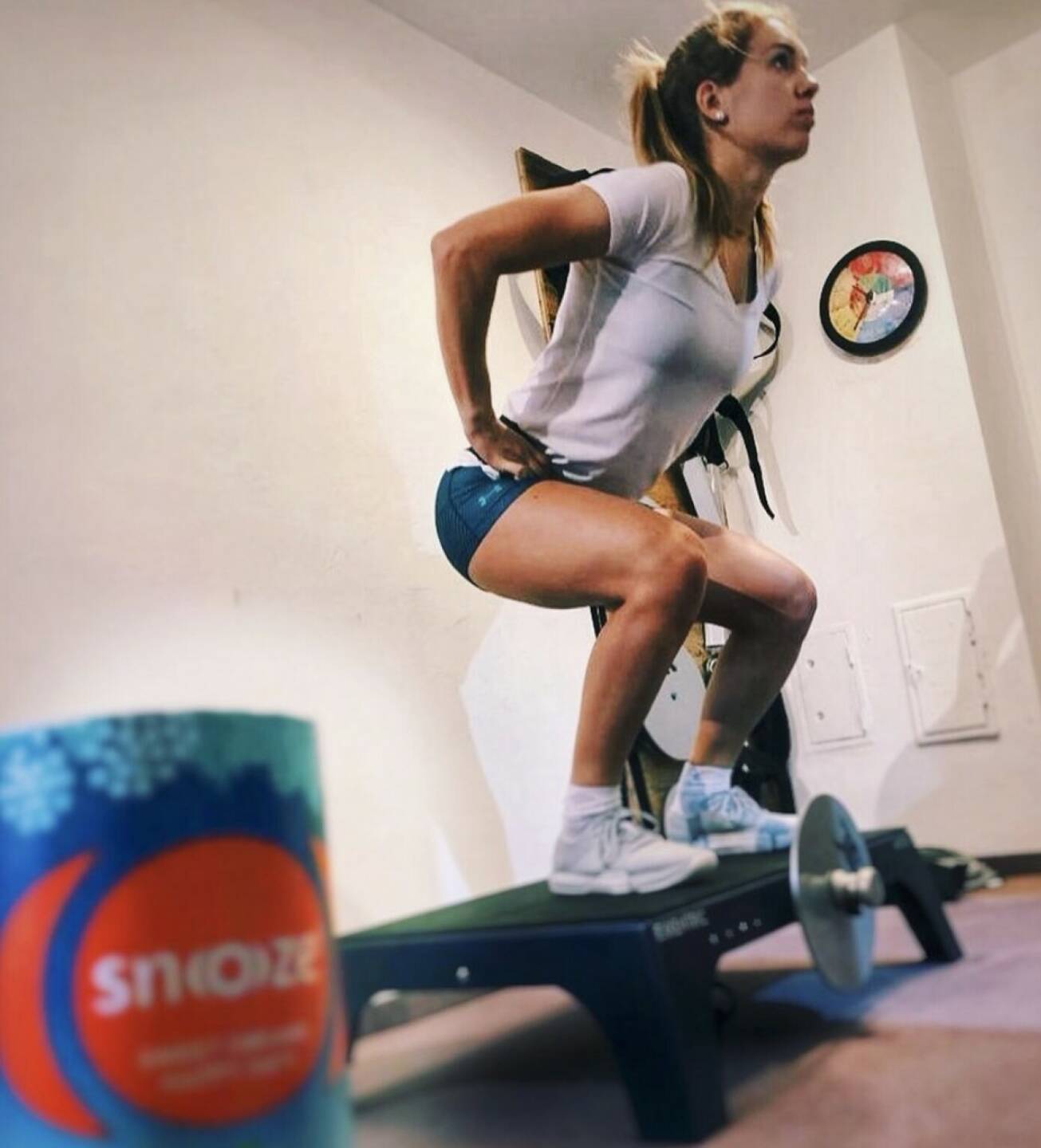 Fabienne Hartweger - Power - Warten 
feeling strong today, because I slept well 💪🏼🤗 @snoooze_official #snoooze #strong #lovewhatyoudo
(Von: https://www.instagram.com/fabienne.hartweger/ , ÖSV Biathlon)