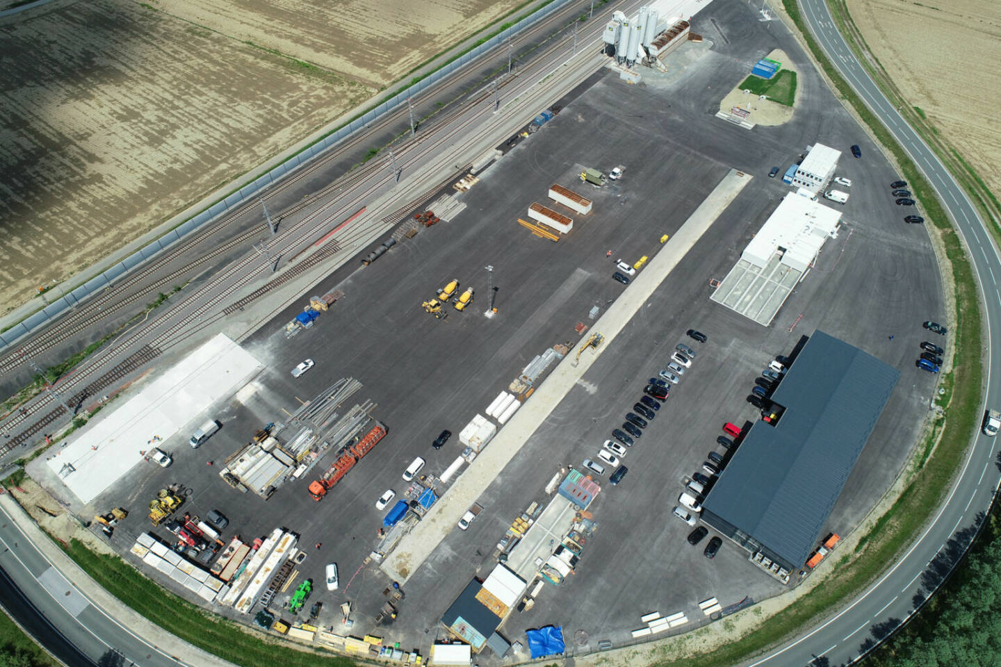 Die Baustelleneinrichtungsfläche am Koralmtunnel, die Rhomberg Bahntechnik und die Porr auch für die bahntechnische Ausrüstung nutzen wird. Credit: Rhomberg Bahntechnik GmbH