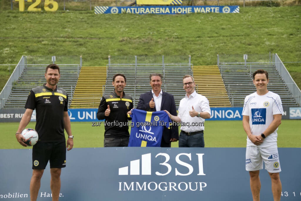 Markus Katzer (Sportlicher Leiter First Vienna FC), Thomas Loy (Geschäftsführer First Vienna FC), Michael Schmidt (Geschäftsführer 3SI Immogroup), Roland Schmid (Geschäftsführer IMMOunited) und Jiri Lenko (Sportlicher Leiter Nachwuchs First Vienna FC) beim Get-together auf der Hohen Warte. (v.l.n.r.) - 3SI Immogroup: 3SI Immogroup mit Saison 2021/22 neuer First Vienna FC-Sponsor (Bild: First Vienna FC), © Aussendung (13.08.2021) 