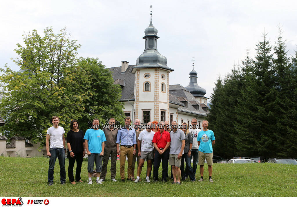 Sebastian Haboeck (Citroen), Gerda Rosenberger (Sporthilfe), Philipp Bodzenta (Coca Cola), Marc Gosewinkel (BP), Juergen Gruber (Drei), Generaldirektor Klaus Oberhammer (Citroen), Josef Wiesauer, Doris Muth (PM International), Generaldirektor-Stellvertreter Friedrich Stickler (Lotterien), Christian Lugar (Lugar Installateur), Toni Schutti (Sporthilfe), Rita Davidson (Sporthilfe), Andreas Maier (Bawag PSK) und Harald Glocknitzer (Steuerberatung) Foto: GEPA pictures/ Markus Oberlaender (13.08.2013) 