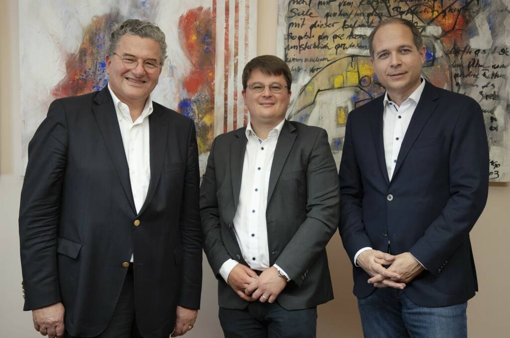 medaia GmbH: 6-stelliges-Investment: Valnon Holding beteiligt sich an Österreichischer/Grazer Hautkrebs-Vorsorge-App SkinScreener, Stefan Liechtenstein, GF Valnon Holding + Mag. Albin Skasa, CEO medaia + Michael Tripolt, Gründer medaia GmbH, Fotocredit:medaia GmbH (15.09.2021) 