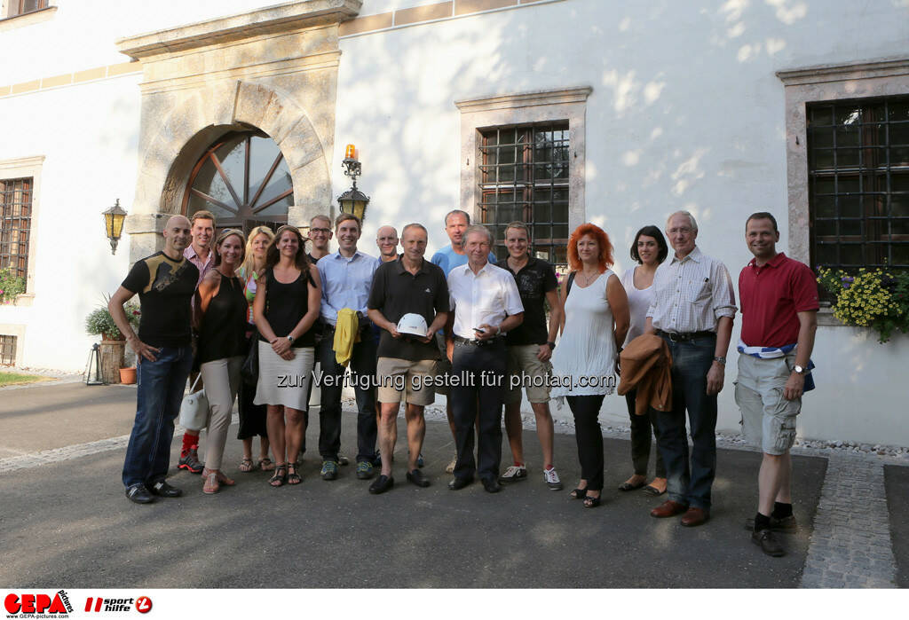 Christian Lugar (Lugar Installateur), Juergen Gruber, Jennifer Grogl (JUFA), Rita Davidson (Sporthilfe), Elisabeth Resch (JUFA), Andreas Maier (Bawag PSK), Sebastian Haboeck (Citroen), Roland Koenigshofer (Adidas), Toni Schutti (Sporthilfe), Franz Meingast (Uniqua), Generaldirektor-Stellvertreter Friedrich Stickler (Lotterien), Marc Gosewinkel (BP), Doris Muth (PM International), Gerda Rosenberger (Sporthilfe) und Generaldirektor Klaus Oberhammer (Citroen). Foto: GEPA pictures/ Markus Oberlaender (13.08.2013) 