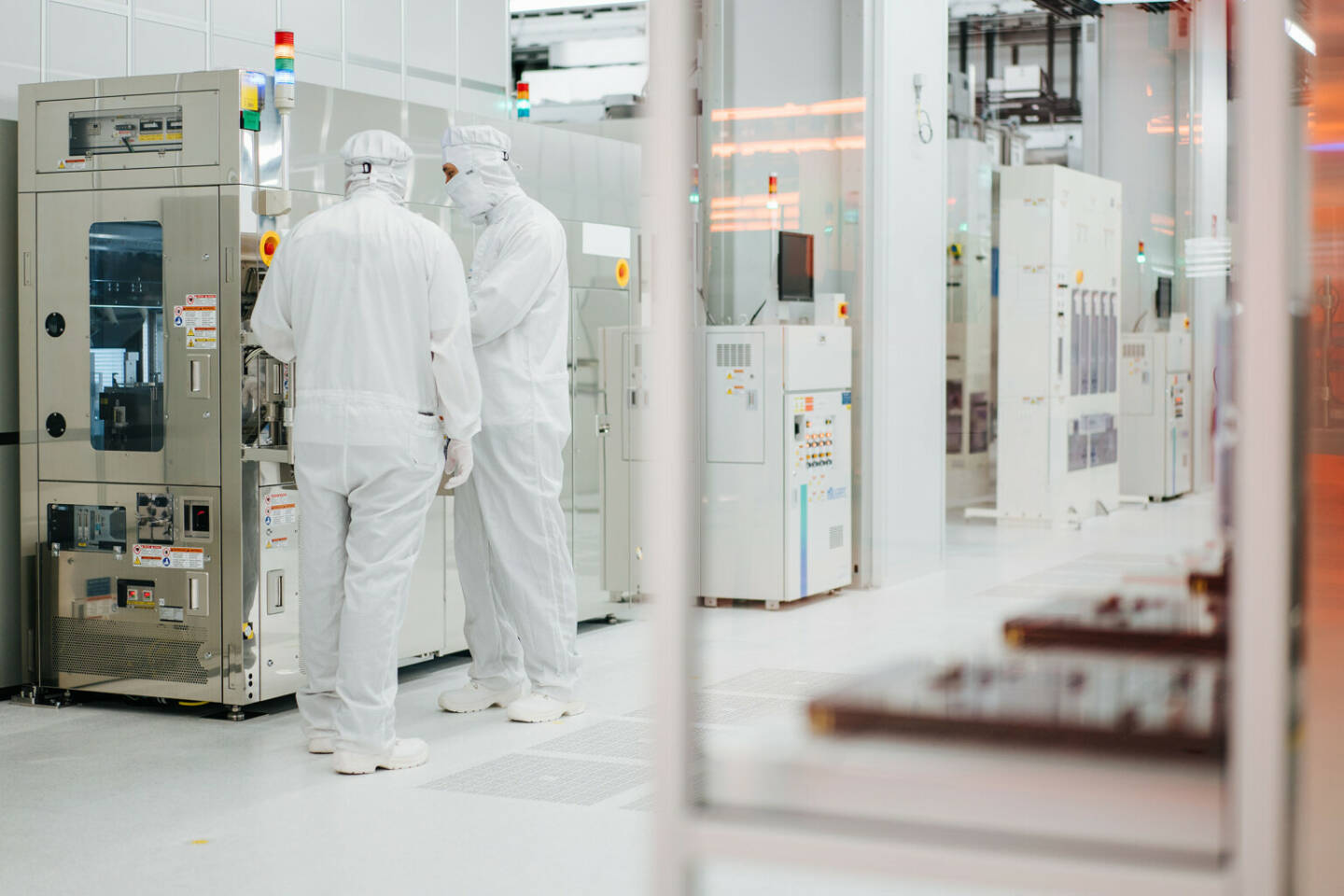 Der Infineon-Standort Villach, Österreich, mit der neuen High-Tech-Chipfabrik; Reinraum, Credit: Infineon