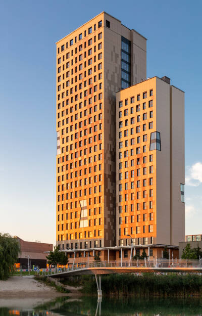 Holzhochhaus: HoHo Wien Abenddämmerung, Fotocredit: HoHo Wien (21.09.2021) 