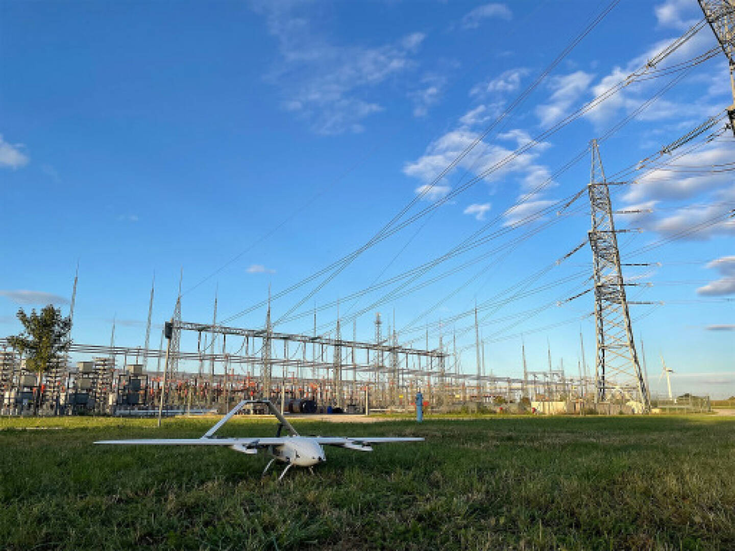 Austrian Power Grid: Erster europäischer unbemannter und automatisierter Drohnenflug bei Nacht außerhalb der Sicht über 100 Kilometer; Credit: APG/CaroBurger