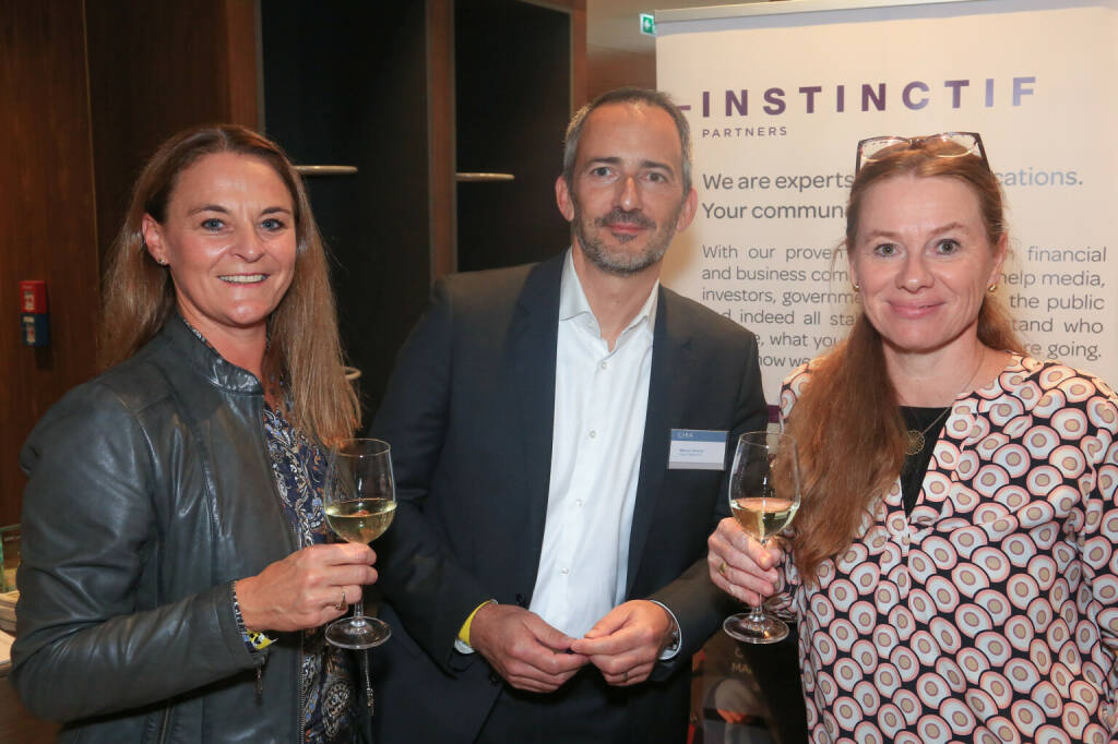 Wien - CIRA-Jahreskonferenz 2021, Anita Schatz (Wiener Börse), Manuel Taverne (Knaus Tabbert), Michaela Friepess (Pierer Mobility) (14.10.2021) 