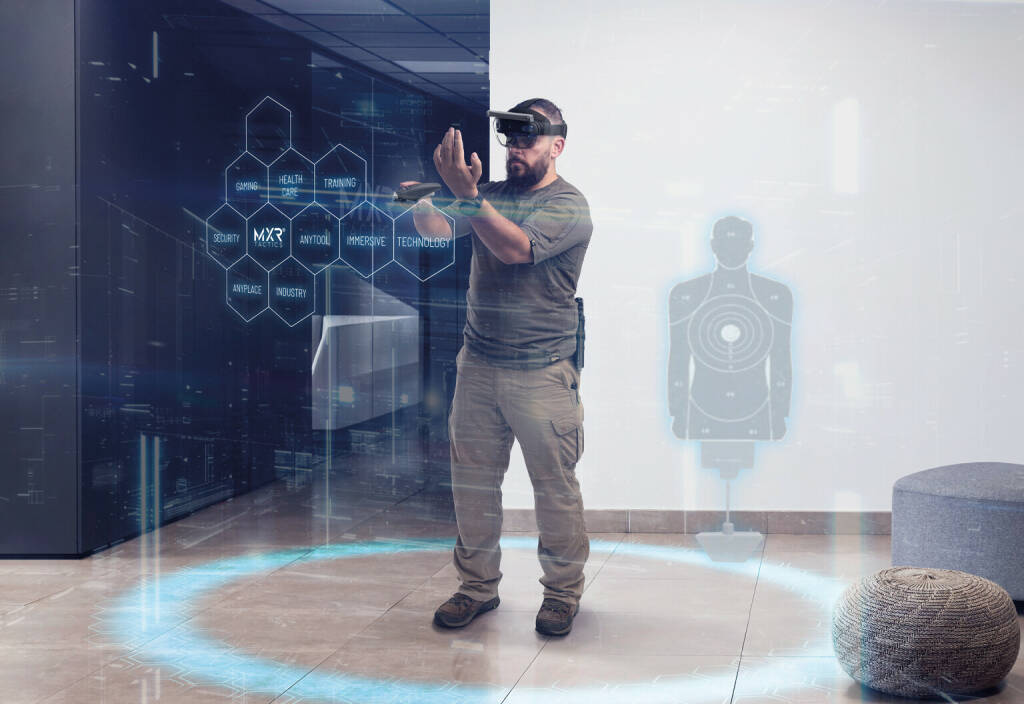 MXR Tactics: Österreichs Mixed-Reality-Startup MXR Tactics präsentiert neue Technologie auf der AWE im Silicon Valley, Die Kombination einer App in Verbindung mit einer KI-basierenden Technologie und der Microsoft HoloLens 2 kann Trainings-Szenarien allerorts kostengünstig und hocheffizient umsetzen. Credit: MXR Tactics (26.11.2021) 