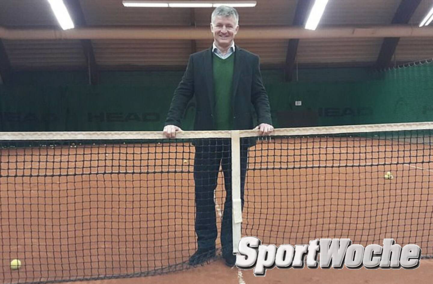 04.08.2021: About: sportgeschichte.at fragt Österreichische Sportverbände für den Aufbau einer Sportkalenderdatenbank nach den 10 Highlights in der Verbandsgeschichte. Heute: Thomas Schweda (CEO Österreichischer Tennisverband). Aus unserer Sicht die wichtigsten Punkte: - gegründet wurde der Verband ÖTV 1913 - 9 Landesverbände - 180.000 Tennisspieler - 1.630 Vereine - 11.000 Teams in der Meisterschaft - Daviscup Semifinale gegen USA 1990 in Wien war ein Meilenstein, 21-23.9.1990 - Thomas Muster Grand Slam Sieg in Paris 1995 (11.6.1995) - Dominic Thiem Grand Slam Sieg in NY 2020 (14.9.2020) - Bestes Damenranking, Babsi Schett 1999, Rang 7 WTA (13.9.1999 ) - erstmalige Qualifikation für das DC Finale Madrid in Graz 2020, Teilnahme 2021 und Austragung der Gruppenevents in Innsbruck von 25.- 30-11. in Innsbruck inklusive Viertelfinale. (mitgeteilt von Thomas Schweda, Geschäftsführer ÖTV im August 2021) 