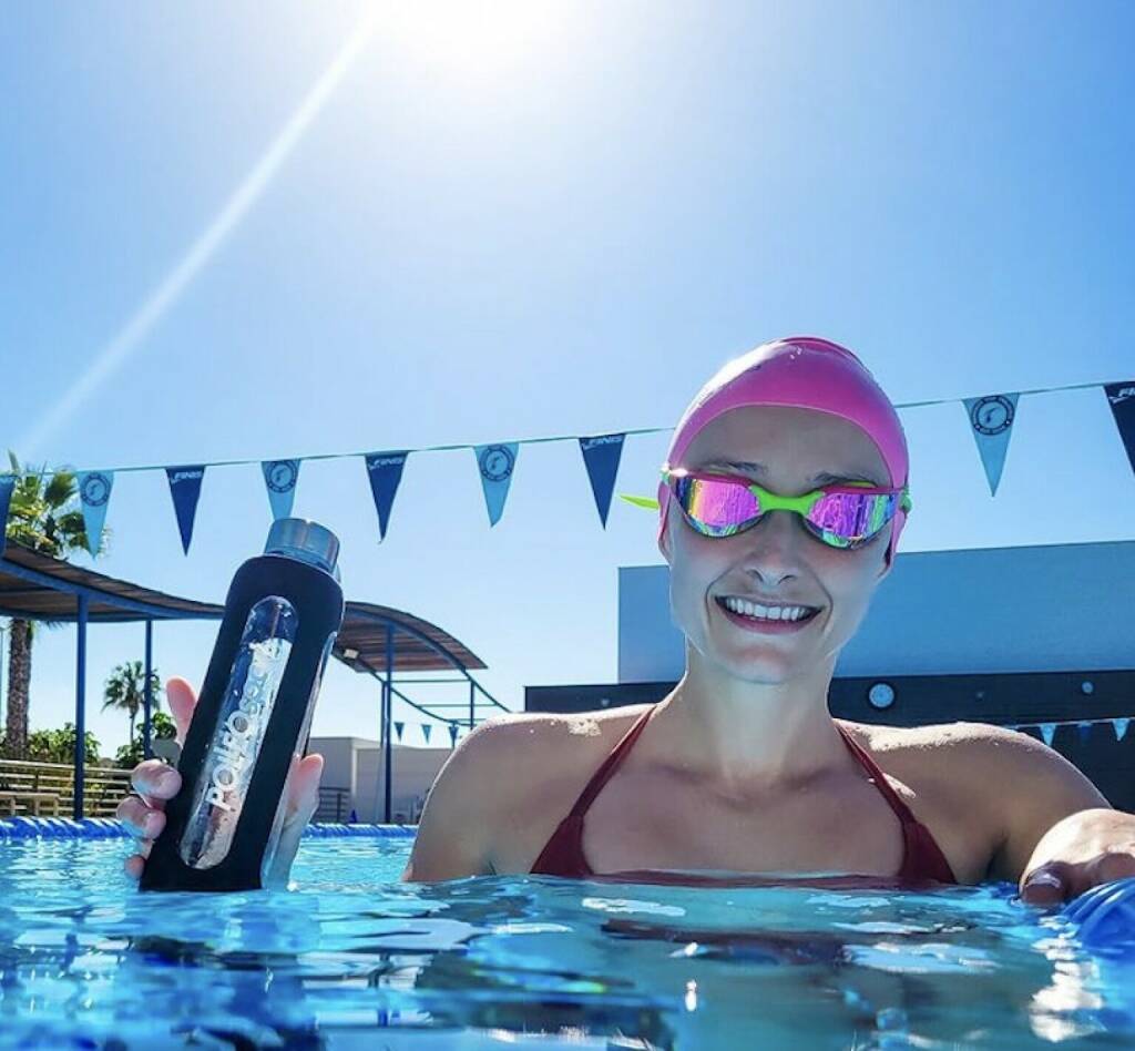 Pool Teneriffa Sonne Yes Ana Roxana Lehaci
Von: https://www.instagram.com/ana_roxy/ (ana_roxy - Ana Roxana Lehaci, http://www.analehaci.com  http://www.sportgeschichte.at)  (12.12.2021) 