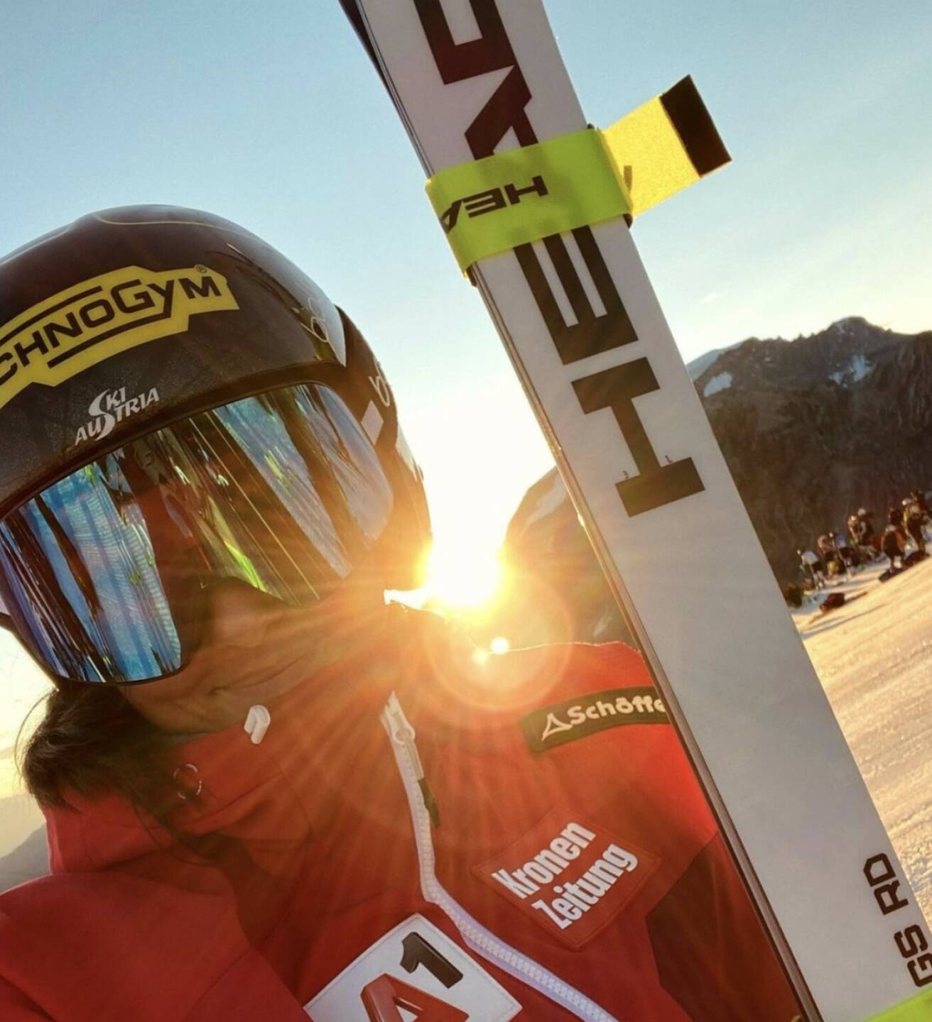 Sonnenaufgang Head Technogym Stephanie Venier
————————————————————
#sunrise #outsidelover #behappy #WorldCupRebels #HadRebels #championstrainwithtechnogym #glitterupyourlife✨
Von: https://www.instagram.com/p/CM9Rl0KMX6p/ (Stephanie Venier, Ski Alpin, http://www.sportgeschichte.at)