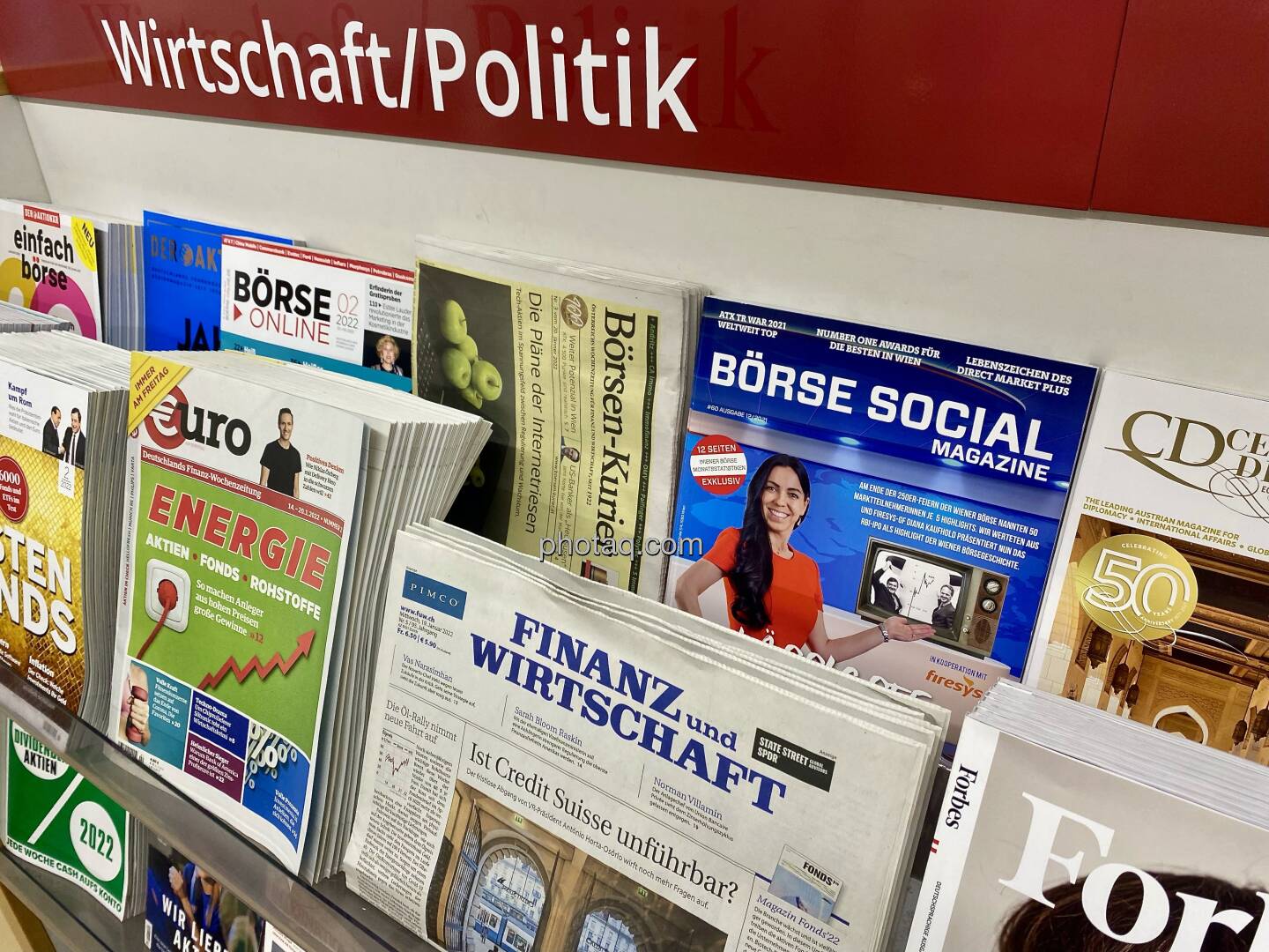 Börse Social Magazine #60, Kiosk, Morawa, Der lässigste Moment - Am Ende der 250er-Feiern der Wiener Börse nannten 50 MarktteilnehmerInnen je  5 Highlights. Wir werteten aus und Firesys-GF Diana Kaufhold präsentiert nun das RBI-IPO als Highlight der WIener Börsegeschichte. - http://boerse-social.com/magazine