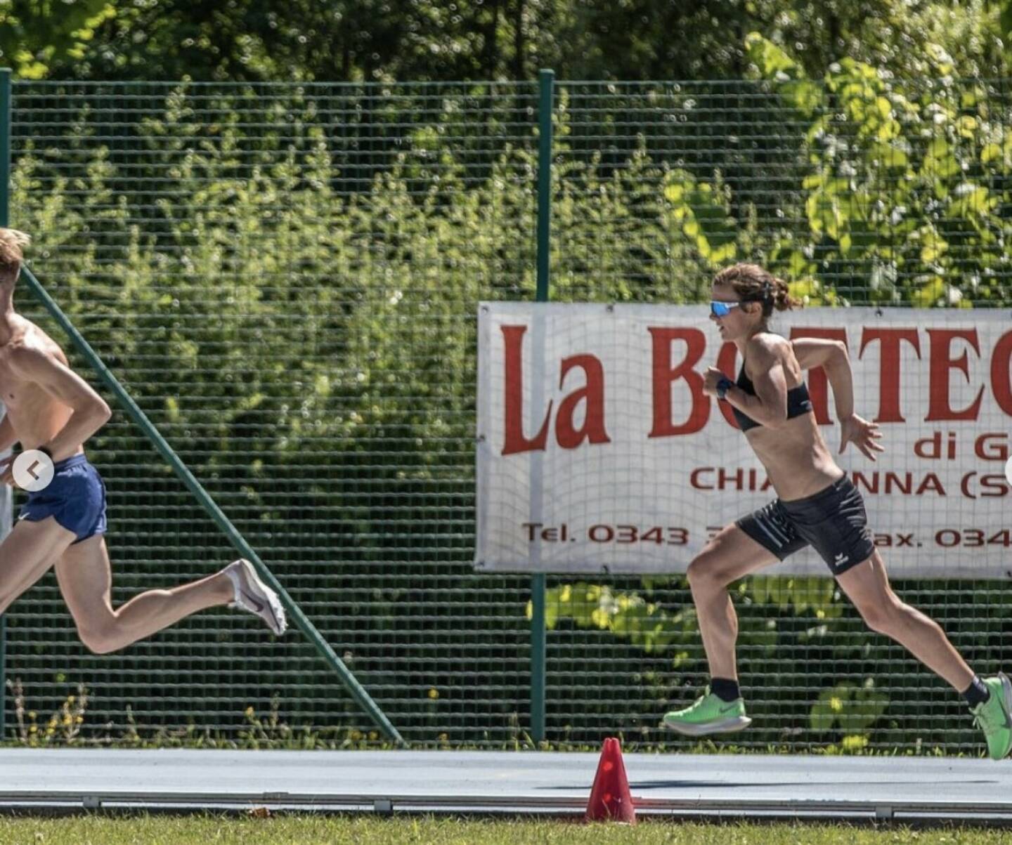 Race Duell
Von: https://www.instagram.com/tstroschneidertri// (Tanja Stroschneider. Triathletin https://youtu.be/8mBNx4YvAeI  http://www.sportgeschichte.at) 