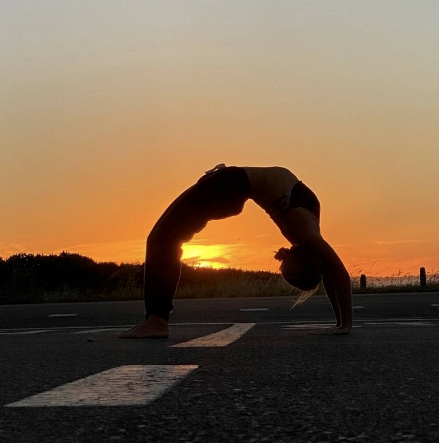 Morgen Brücke Sonne Ruhe Eva Lillan
⫷ Yogateacher since 2016 ⫸ 
⫷ +500h RYT ⫸Vinyasa • Yin ⫸
𖠳 ᐝ ꕀ Digital & analogue Nomade
‧₊˚✩彡 (Social-)Mediadesign
linktr.ee/Lillanyoga
https://www.instagram.com/lillanyoga/