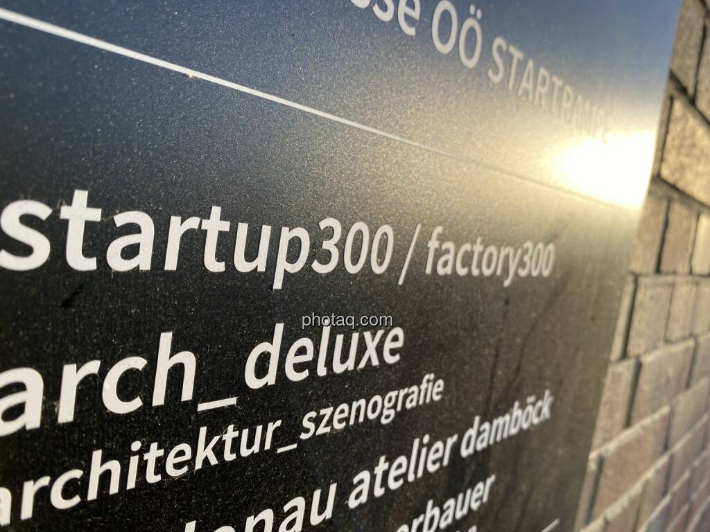 startup300 / factory300, © <a href=