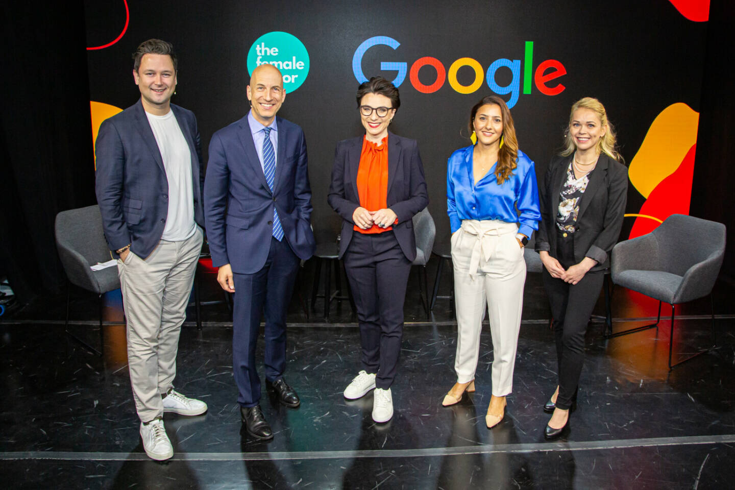 Google Austria: “Upskilling” in Österreich: Podium mit BM Martin Kocher, the female factor und Google diskutiert aktuelle Trends und Bildungschancen, m Bild v.l.n.r.: Dejan Jovicevic, CEO Der Brutkasten; Martin Kocher, Bundesminister für Arbeit der Republik Österreich; Christine Antlanger-Winter, Country Director Google Austria; Mahdis Gharaei, Mitgründerin und CEO the female tactor; Mardis Karlsdottir, Weiterbildungsteilnehmerin mit Erfahrungen aus erster Hand zum kürzlich abgeschlossenen “Google Career Certificate” zum Thema Project Management; Fotocredit:Google Austria GmbH/APA-Fotoservice/Juhasz